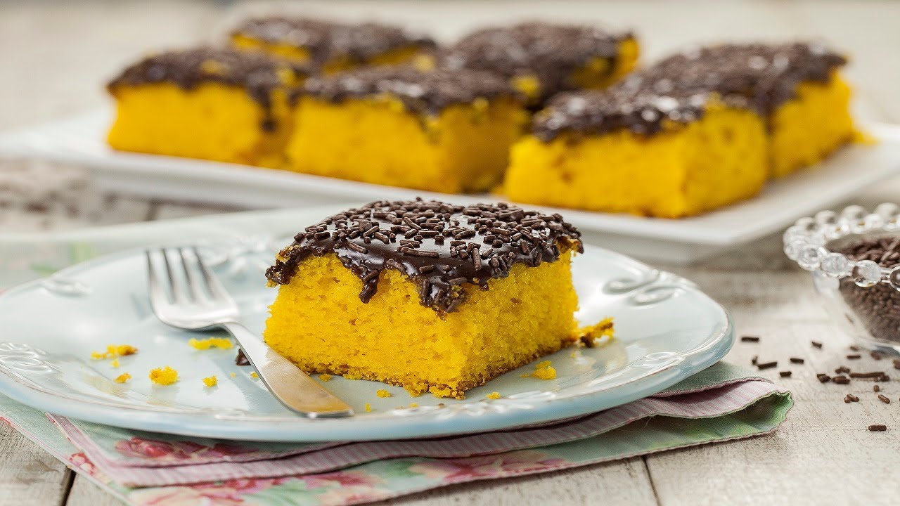 Bolo de Cenoura, porque esse que é bom.